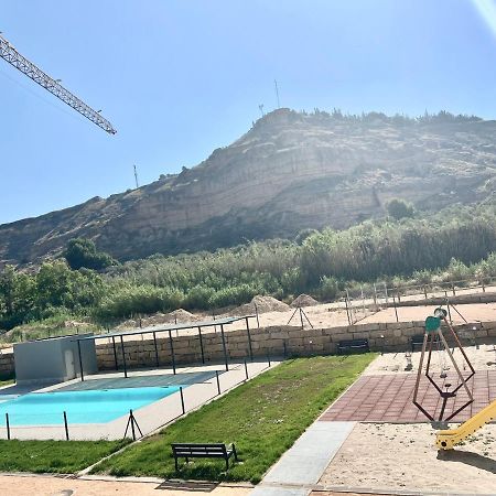 Precioso apartamento en Monzón con terraza,piscina,parque infantil y parking Exterior foto